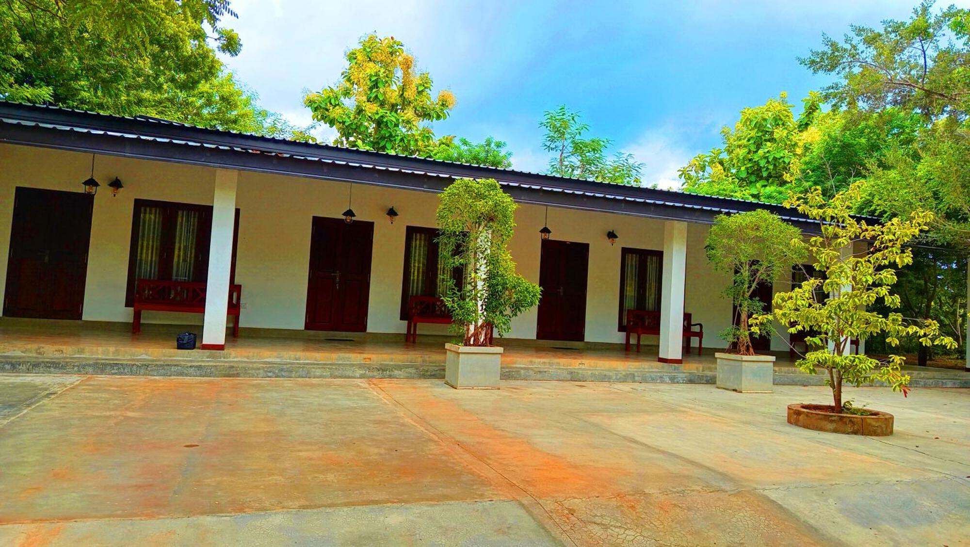 Flying Peacock Yala, Katharagama, Villa Kataragama Esterno foto