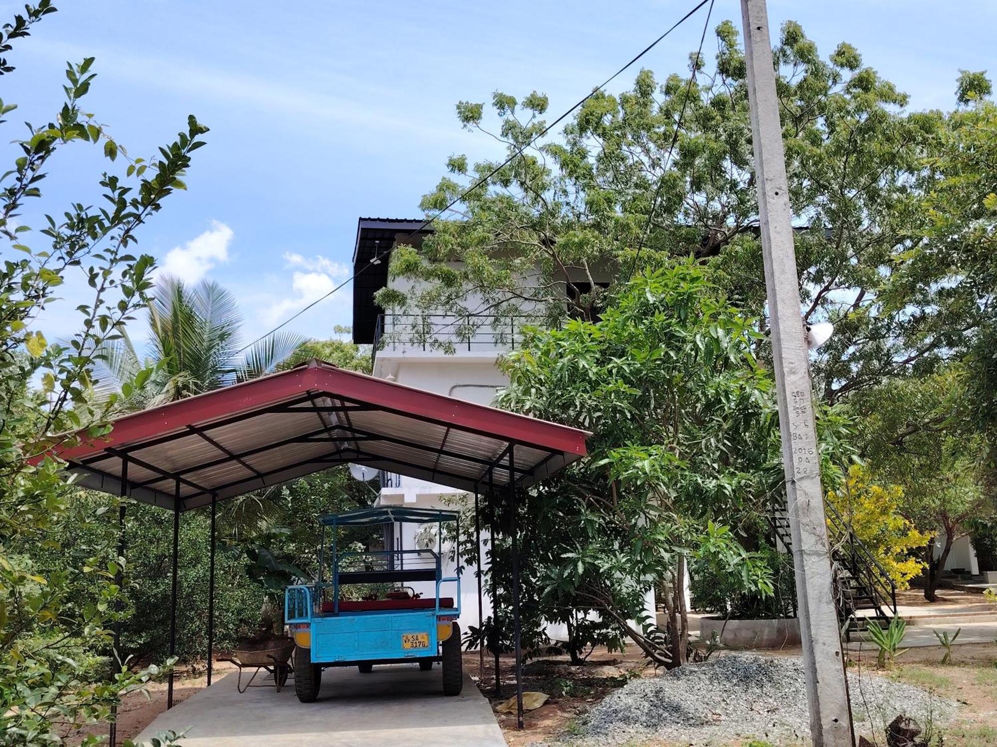 Flying Peacock Yala, Katharagama, Villa Kataragama Esterno foto